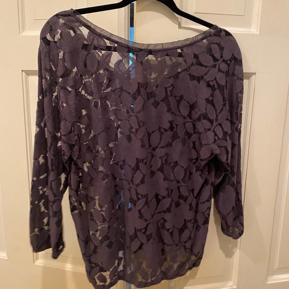 American Eagle Gray Lace Top